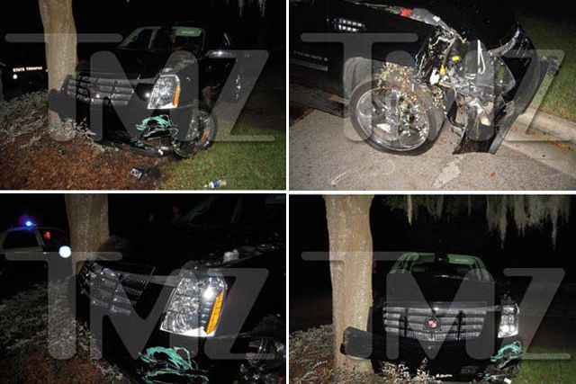 Photographs of Tiger Woods' SUV from TMZ